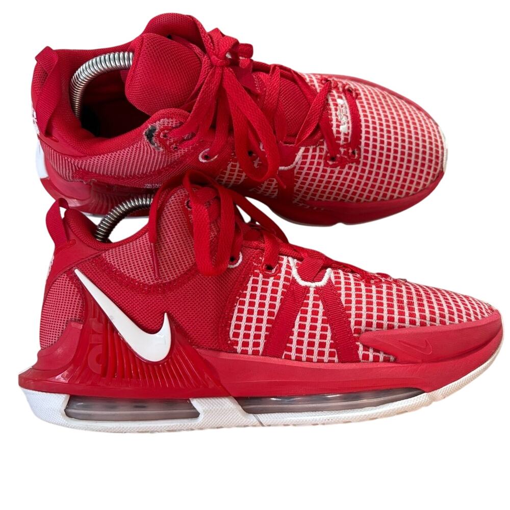 LeBron Witness 7 basketball shoe size 7.5